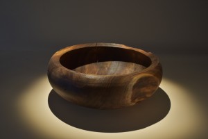 Schale aus Nussholz D= 45 cm
