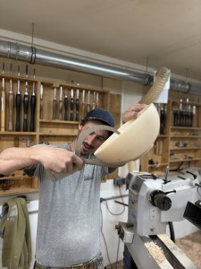 Dünnwandige Schalen mit saftfrischem Holz